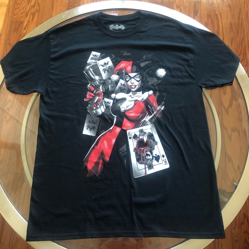 LICENSED DC COMICS HARLEY QUINN SMOKING GUN WILD CARD LARGE MEN’S T-SHIRT NWOT